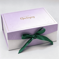 Kotak Hadiah Natal Kemasan Kertas Daur Ulang dengan Pita Logo Kustom Kotak Persegi Magnetik Embossing Menggunakan Bahan Daur Ulang
