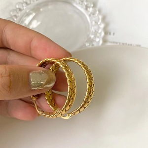 Pendientes de aro de círculos roscados de Color dorado de 14K de acero inoxidable para mujer, tendencia gruesa, hebilla de oreja para niñas, regalos de joyería - Product Image 2