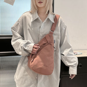 Sac à bandoulière antivol unisexe personnalisé en gros Nouveau design Sac de poitrine léger avec doublure en nylon et polyester imperméable à l'eau Fermeture éclair - Product Image 6