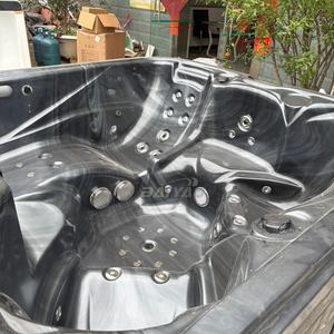 Baignoire de <span class=keywords><strong>spa</strong></span> extérieure de luxe créant une expérience de bien-être et de relaxation privée dans la cour à la maison - Product Image 6