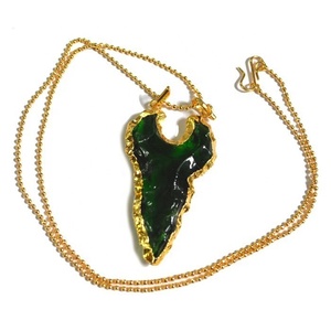 Collares de joyería de moda Collar de puntas de flecha con forma de luna de cristal verde natural - Product Image 1
