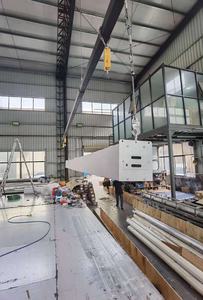 Écran <span class=keywords><strong>de</strong></span> <span class=keywords><strong>projection</strong></span> motorisé commercial <span class=keywords><strong>de</strong></span> la série Cable Drop pour installations extrêmement hautes - Product Image 2