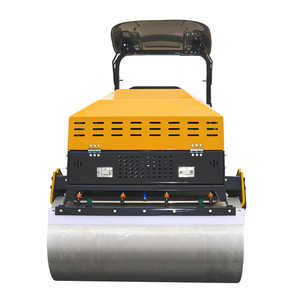 Rouleau compresseur vibrant à tambour unique jaune avec moteur diesel et transmission hydraulique - Product Image 1