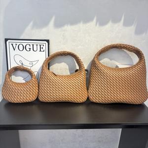 Bolsos de Hombro Tejidos de Cuero Genuino para Mujer, Bolsos de Media Luna Casuales Hechos a Mano, de Guangzhou <span class=keywords><strong>Veneta</strong></span> - Product Image 1