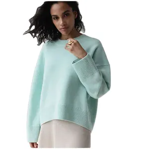 2024 패션 겨울 OEM ODM 사용자 정의 크루 넥 고품질 편안함과 틈새 풀오버 느슨한 대형 니트 여성 모직 스웨터