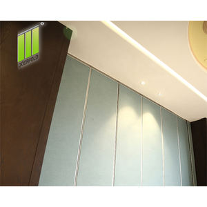 ผนังพาร์ทิชันแบบเลื่อนอะคูสติกที่สามารถเคลื่อนย้ายได้พร้อมแผงอลูมิเนียมที่สามารถใช้งานได้สำหรับการรับประทานอาหารและการใช้งานเชิงพาณิชย์ - Product Image 1