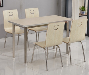 Ensemble table et chaises de cafétéria simple avec structure en acier inoxydable et finition en bois naturel, mobilier de salle à manger durable pour restaurant - Product Image 3