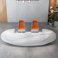 Comptoir de réception en bois massif incurvé paramétrique, comptoir d'accueil moderne en bois ondulé, mobilier commercial sur mesure