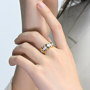 Anello con Diamante T0566 in Oro Giallo 18K Placcato, Diamanti Naturali Taglio Baguette, Unisex per Uso Quotidiano - Product Image 5