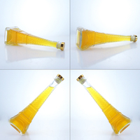 Bouteille de spiritueux en verre en forme de tour Eiffel personnalisée de 750ml conçue pour la vodka et la tequila et le diffuseur utilisent du liège inclus