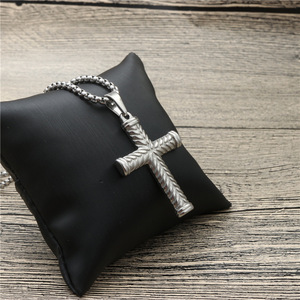 yunnique <b>Cross</b> Pendant Necklace Fashionable Gold Zinc Alloy Unisex Gift Jewelry - Product Image 2