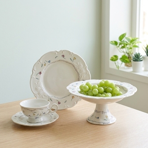 Juego de Vajilla de Cerámica con Relieve Floral Vintage Francés, Platos y Tazones de Porcelana con Borde Festoneado para el Hogar - Product Image 4
