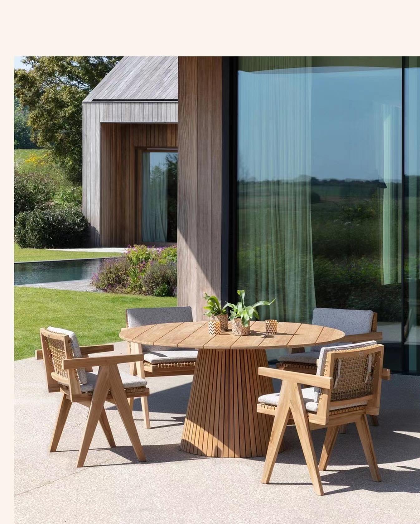 Factory Custom Garden Set High End Round Dining Table All Weather Outdoor Solid Teak wood Chair