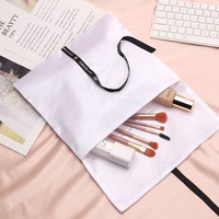 Hgih qualité Satin enveloppe sac à poussière pour l'emballage de cheveux Logo personnalisé imprimé Extension de cheveux Lingerie emballage pochette en soie