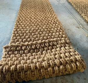 Rouleau de tapis en fibre de coco naturelle brun doré 10m 65kg – Matériau de pavage écologique pour allées de ferme, jardins et aménagements paysagers - Product Image 3