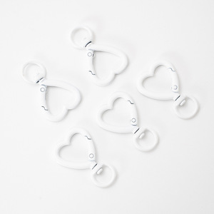 Porte-clés en forme de cœur blanc avec boucle à ressort, accessoires pour sacs et porte-clés, crochet durable en alliage de zinc - Product Image 2