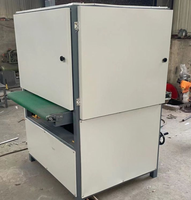 Machine de polissage et de finition pour larges bandes, tôles et plaques en acier inoxydable et en fer, avec finition brossée, sablée et écaillée