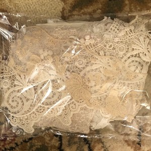 Passamanerie e Ricami in Pizzo Francese per Distributori - Accessori Vintage in Pizzo Antico Tessuto Ricamato Sostenibile - Product Image 3