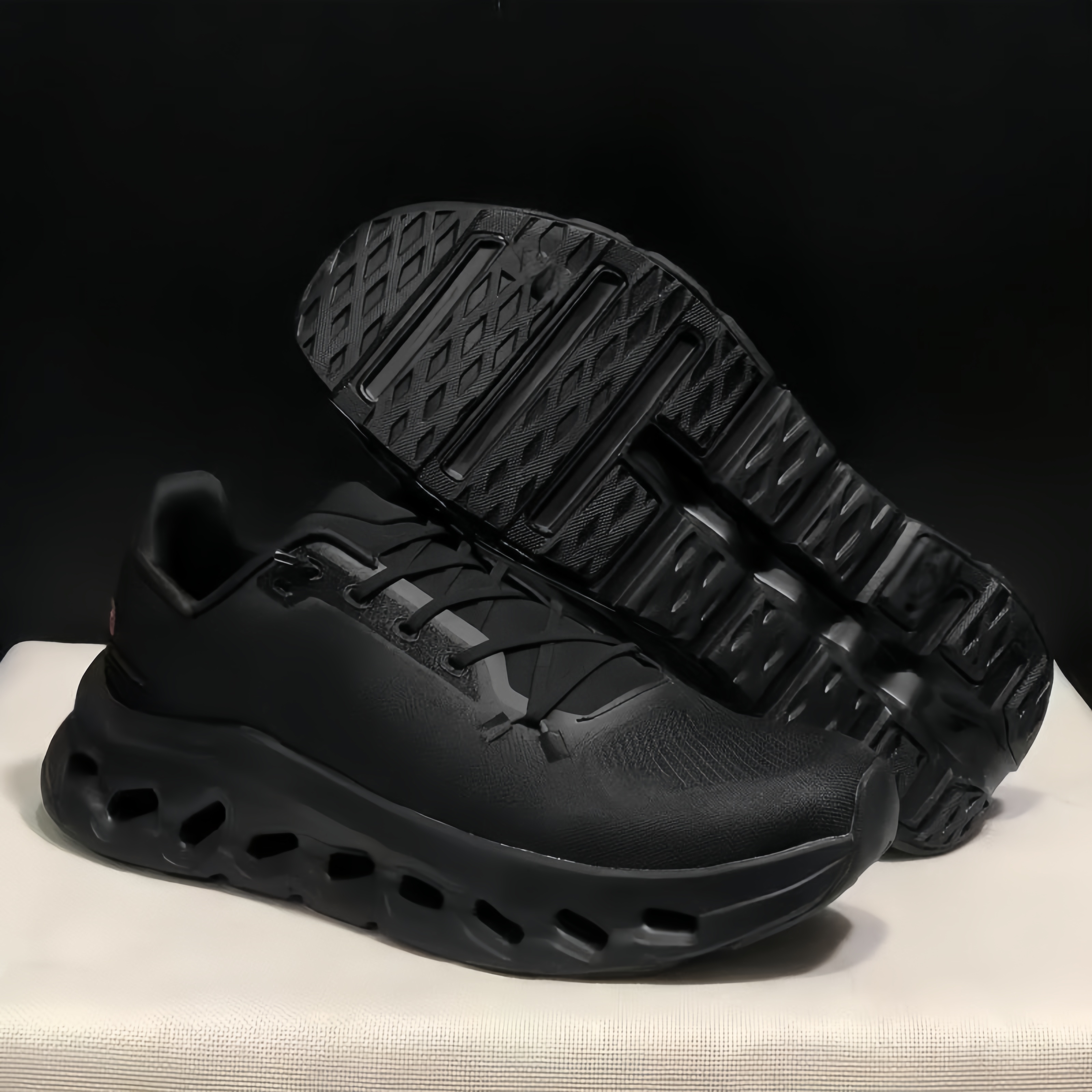 chaussures nuage-noir