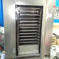 Heteluchtcirculatieoven Droger Multifunctionele droogruimte Droogapparatuur 24 Bakken Fruit Groente Dehydrator Machine