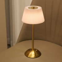 Lampe de table LED sans fil en acrylique de luxe, commande tactile sans fil, style nordique, lampe de table portable pour hôtel