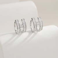 Pendientes Huggie de Latón con Zirconia en Forma de Letra H de Doble Capa, Elegantes, Sin Perforación, Accesorios de Moda para Fiestas, Venta al por Mayor Directa de Fábrica