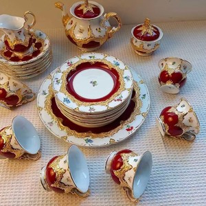 Vajilla Comercial de Porcelana China con Baño de Oro Rojo, Estilo Europeo, con Diseño de Patrón Alegre y Festivo para Restaurantes - Product Image 4