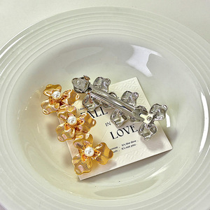 Nouvelle barrette à cheveux en métal avec fleur en perles argentées et dorées, accessoires pour filles - Product Image 2