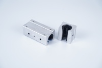 Rail de guidage linéaire cylindrique soutenu par SBR avec support carré en aluminium et système de glissière verrouillable