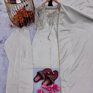 Crêpe naturelle Pur avec perles travail à la main et broderie Séquence de 3 mm Travail avec manches Farshi Palazzo avec ensemble Dupatta - Product Image 1