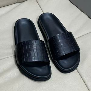 Chaussures plates décontractées pour l'été 2025, pantoufles pour hommes et femmes, chaussures de créateur de luxe, cuir de haute qualité, légères, pantoufles simples - Product Image 2