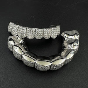 Custom VVS Moissanite 925 diamanti in argento Sterling denti Grillz Baguette taglio rotondo appiccamento a mano gioielli Hip Hop - Product Image 6