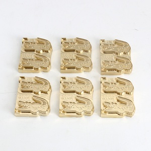 Matrice de thermoscellage haute fréquence pour le marquage en relief des housses de cuir automobile et des tapis de sol automobile - Product Image 3