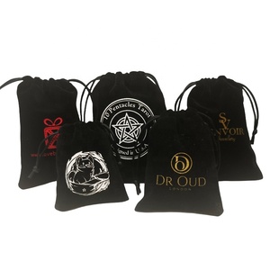 Hot Bán Tùy Chỉnh Màu Đen Nhung Túi Xúc Xắc Đầy Màu Sắc Lớn Nhỏ 8X10Cm Hat Túi Bụi Với Dây Kéo - Product Image 1