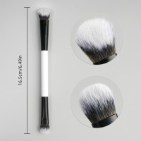 Pinceau portable 2-en-1 en poils synthétiques pour détails et estompage des yeux, idéal pour le maquillage du visage