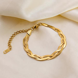 European And American Style 18K Gold Woven Clavicle <b>Chain</b> Light Luxury High End Feel Non Fading <b>Titanium</b> Steel Necklace Gift - Product Image 3