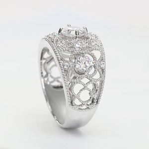 Anello Vintage di Lusso Traforato Stile Regina/Principessa per Donne, Elegante Gioiello da Dito alla Moda - Product Image 6
