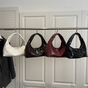 Nova Bolsa de Ombro Grande para o Inverno, Estilo de Rua, Bolsa de Qualidade Macia para Mulheres, Material PU para Uso Diário - Product Image 4