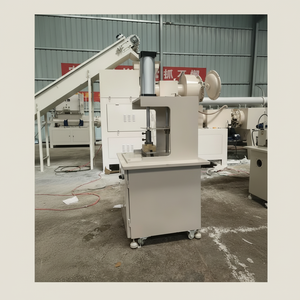 Máquina de fabricación monofásica de 230 voltios con equipo de mezcla de jabón hecho a mano - Product Image 1