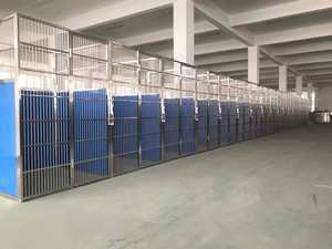 Pujia fabrika özelleştirilebilir veteriner paslanmaz çelik kapalı 4x4x6ft /4x6x 6ft köpek kulübesi cam HDPE panelleri ile kafesleri çalıştırmak - Product Image 6