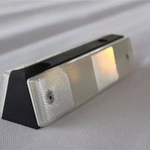 Delineateur trapézoïdal pour barrière en béton, réflecteur de signalisation routière - Product Image 3