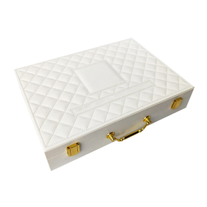 Boîte en bois personnalisée de luxe en cuir blanc pour cosmétiques boîte cadeau de forme carrée pour huiles essentielles <span class=keywords><strong>avec</strong></span> logo bronzant - Product Image 1