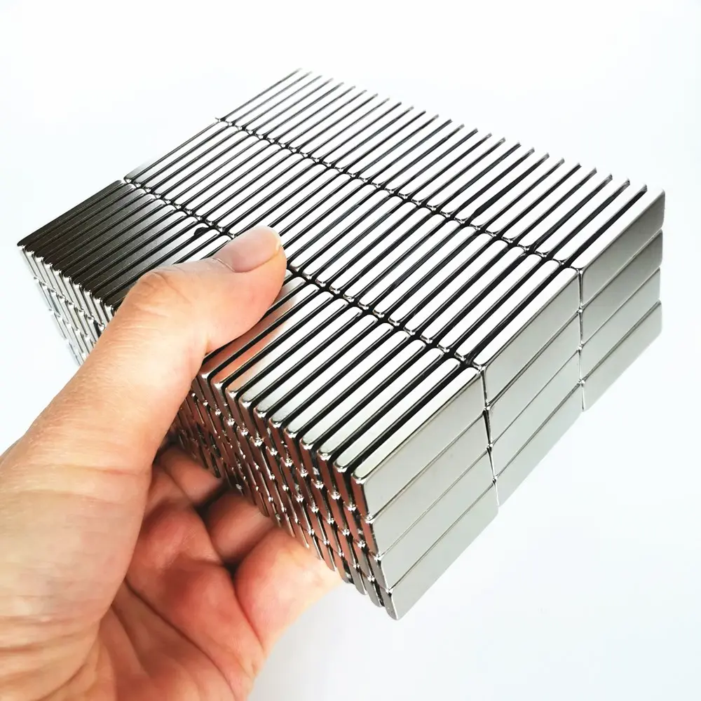 2024 Dailymag Industrieel Gebruik Hoge Kwaliteit N35 Super Sterke Blok Cuboid Magneten Zeldzame Aarde Neodymium 20X10X2 Mm
