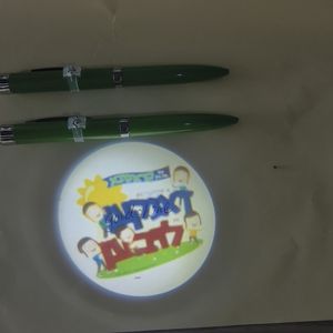 <span class=keywords><strong>ปากกา</strong></span>ลูกลื่นฉายโลโก้เรืองแสงพร้อม<span class=keywords><strong>ปากกา</strong></span>เลเซอร์ LED ของขวัญแบบหมุนได้ - Product Image 3