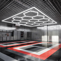 Lumière LED hexagonale en nid d'abeille pour garage, installation facile, design moderne, service impeccable, idéale pour les garages automobiles
