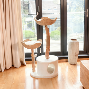Tour d'escalade intérieure moderne en bois massif naturel avec panier spacieux, hamac et condo de luxe - Product Image 3