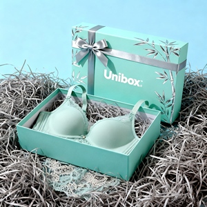 Boîtes d'emballage de luxe pour lingerie féminine en carton ondulé, design élégant en relief, matériaux recyclés, doublure en éponge - Product Image 1
