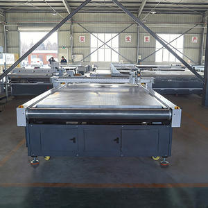 Máquina de Corte de Fibra de Carbono Yuchen, Cortadora Automática de Fibra de Vidrio y Carbono, Plotter CNC para Lona Preimpregnada - Product Image 2