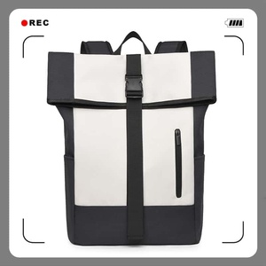 Mochila de negocios y de ocio para hombre con tapa enrollable - Product Image 3