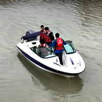 Yacht de luxe en fibre de verre, bateau de pêche sportive, bateau de tourisme, bateau rapide, bateau de patrouille, bateau d'assaut à moteur hors-bord soudé
